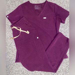 Figs set size md limited edition color* Catarina top & high rise Yola bottoms.